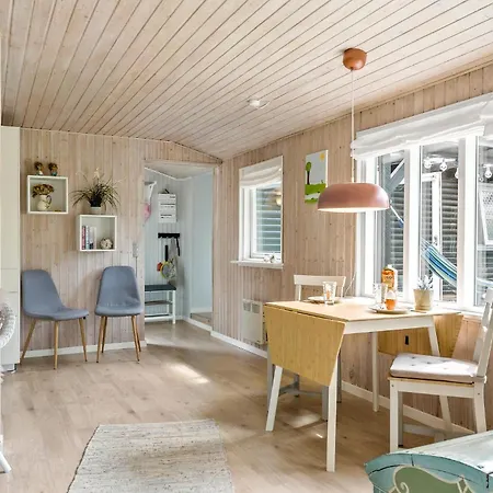 3 Bedroom Stunning In Semesterbostad